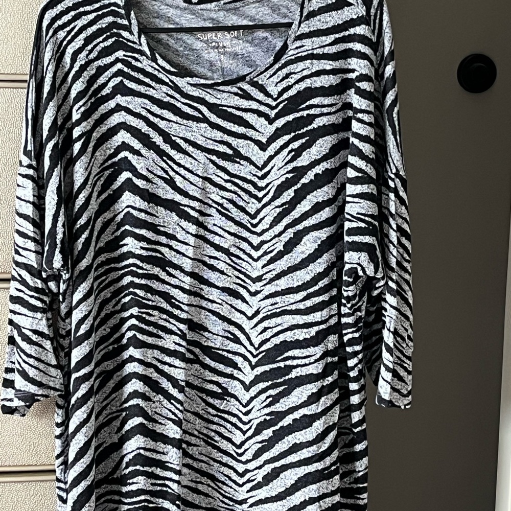 Torrid Zebra Print Long Sleeve Top - Black and White